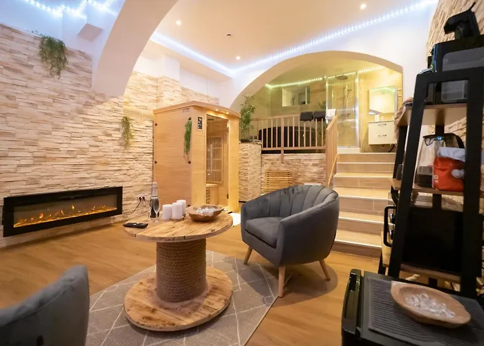 Le Spa De La Cathedrale - Jacuzzi - Sauna - Champagne - Netflix - Wifi