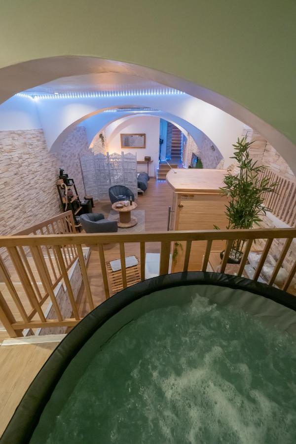 Le De La Cathedrale - Jacuzzi - Sauna - Champagne - Netflix - Wifi Troyes