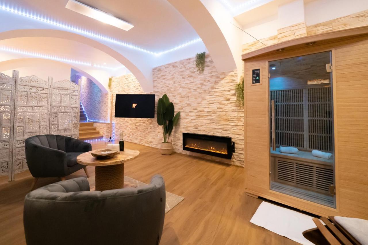 Le De La Cathedrale - Jacuzzi - Sauna - Champagne - Netflix - Wifi Apartment *