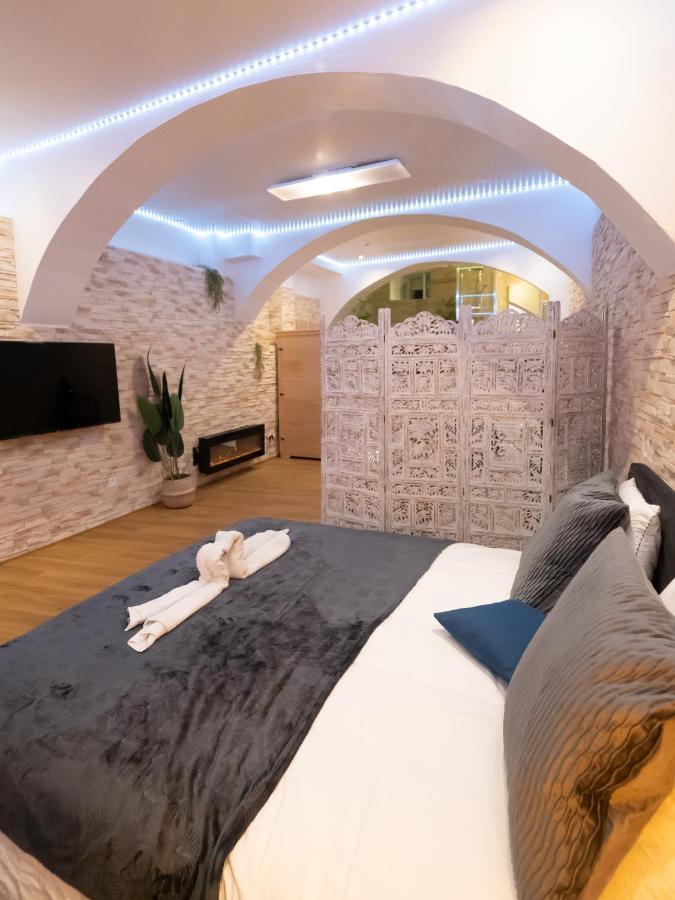 Apartment Le De La Cathedrale - Jacuzzi - Sauna - Champagne - Netflix - Wifi *